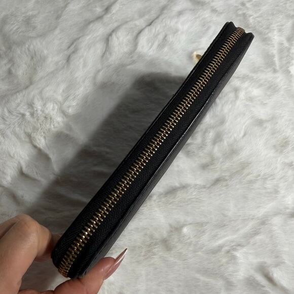 MICHAEL KORS Black Zip Around Wallet - Picture 3 of 11